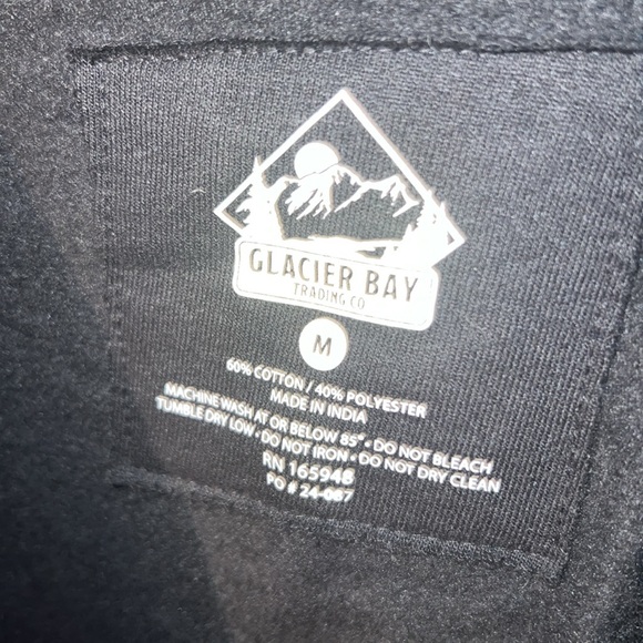 Souvenir, Alaska sweatshirt worn only once - Picture 6 of 8